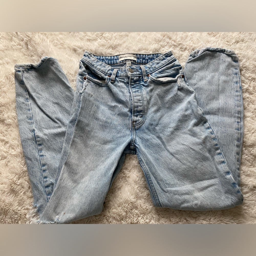 ABERCROMBIE & FITCH CURVE LOVE 90S STRAIGHT JEAN